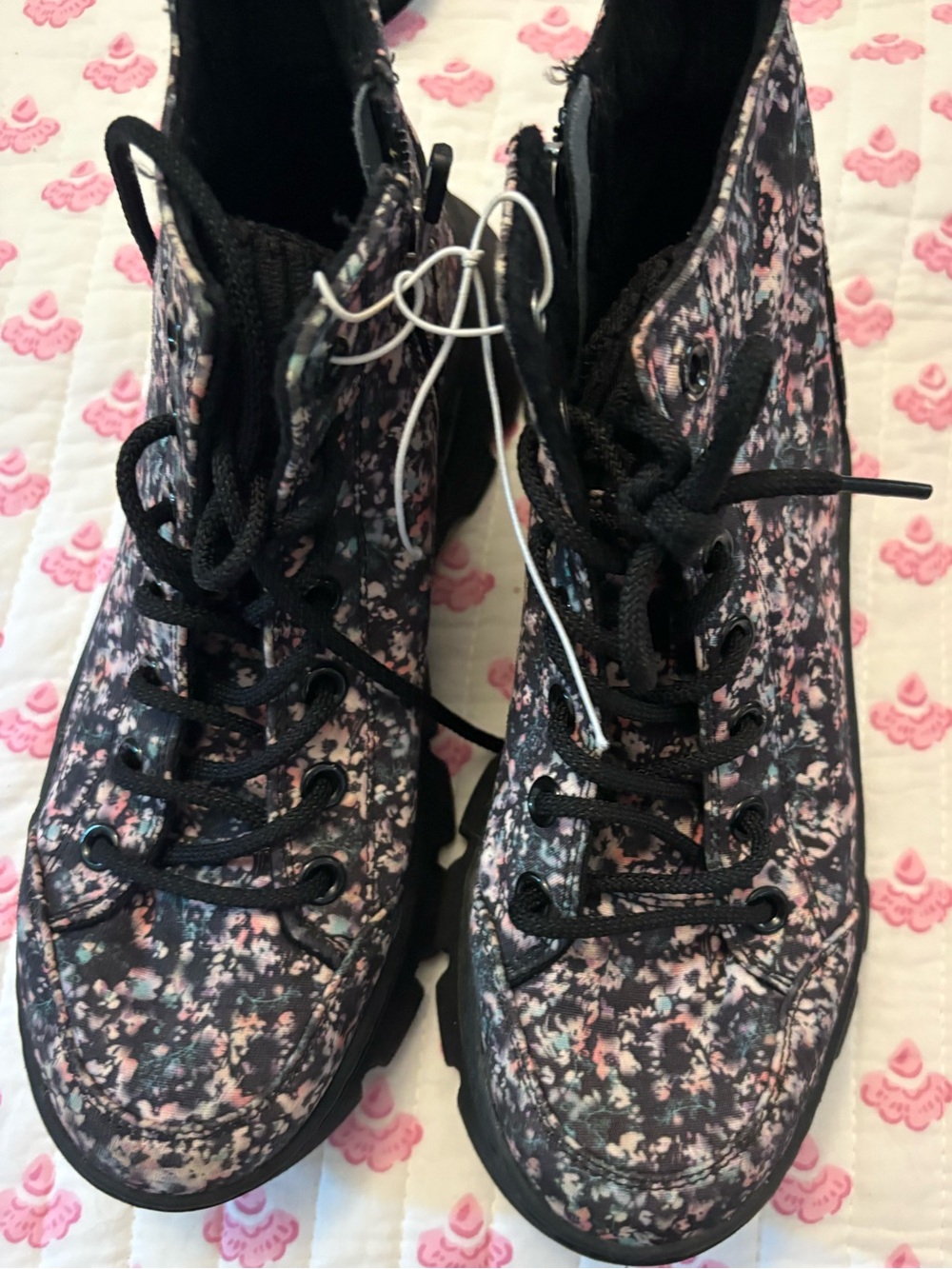 Skechers Women's Black and Pink Lace-Up Floral Ankle Boots. Size 8